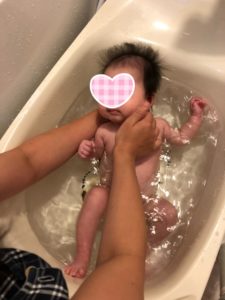 生後２ヶ月の入浴